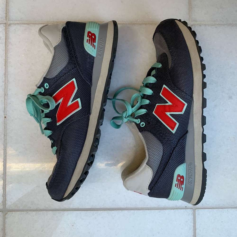 Women’s New Balance Sz 8.5 shoe